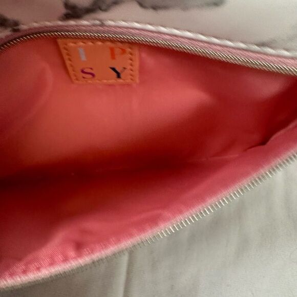 Cosmetic Makeup Zipper Bags Pouches Lot of 4 for Travel, Vacation, Purse NWOT - Picture 4 of 7